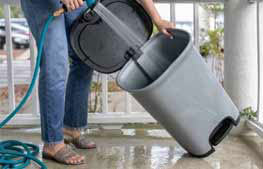 چگونه بوی سطل زباله را از بین ببریم